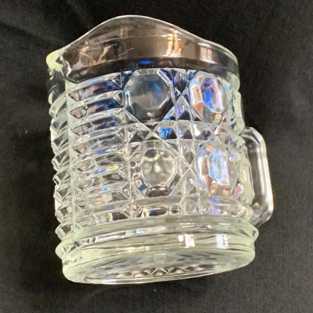 VINTAGE FEDERAL GLASS WINDSOR BUTTON & CANE CREAMER - Picture 3 of 5